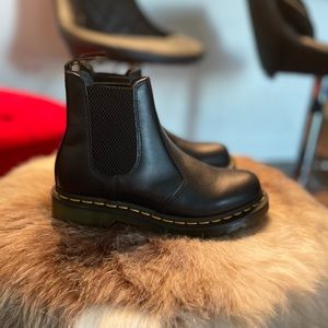Dr Martens Chelsea Boot - new